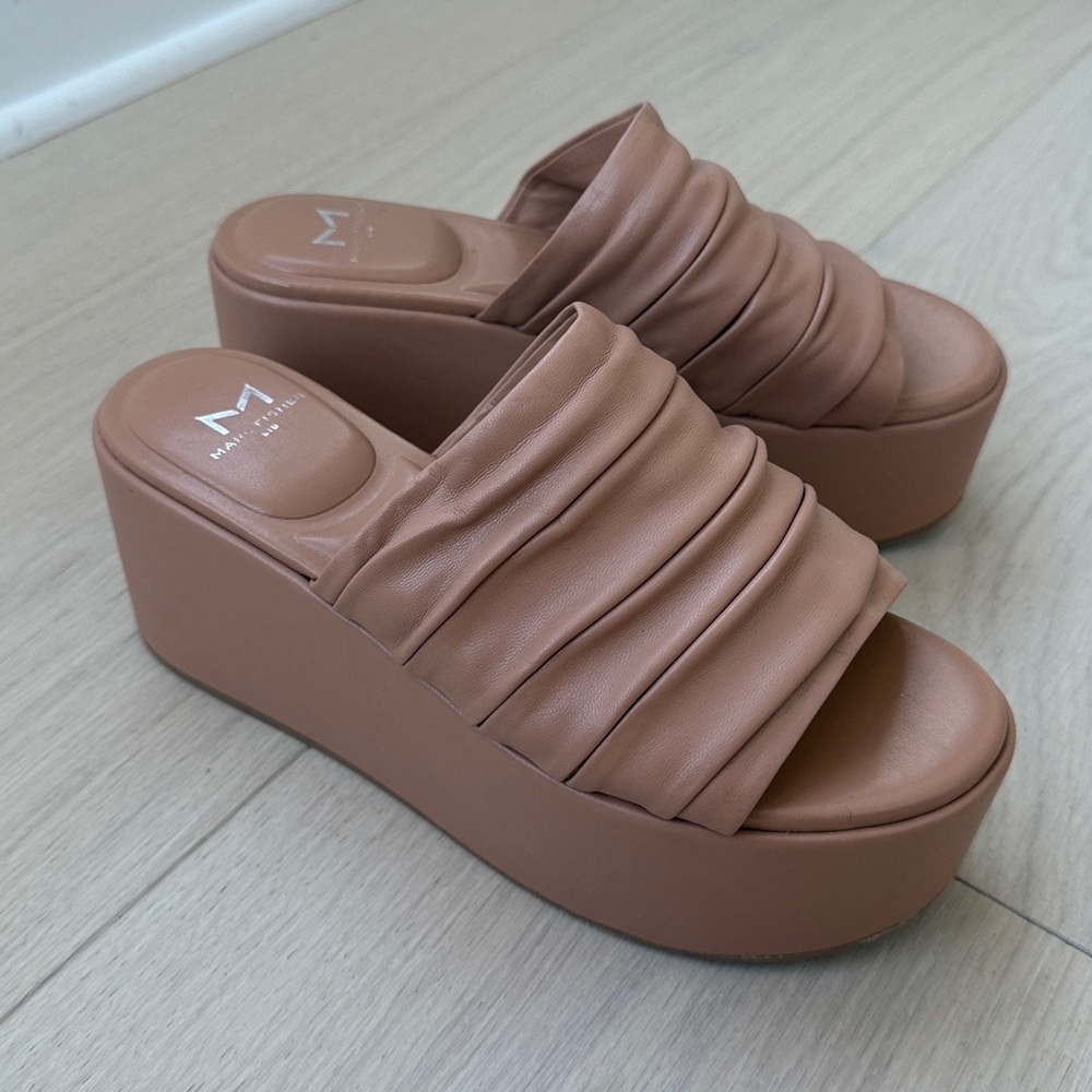 Marc Fisher Tan Ruched Platform Sandals - used once! Size 7.